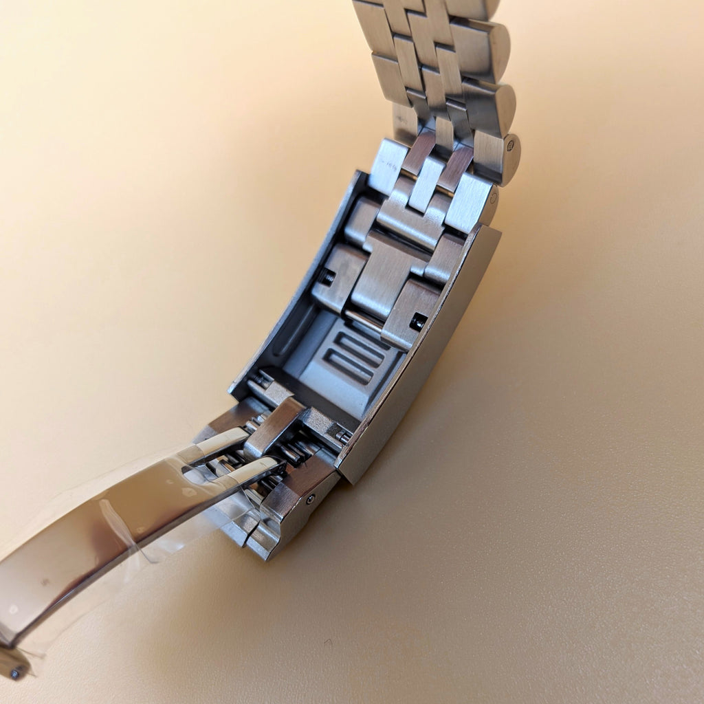 GMT Automatic One Watch Two Worlds Inspired Pepsi Bezel