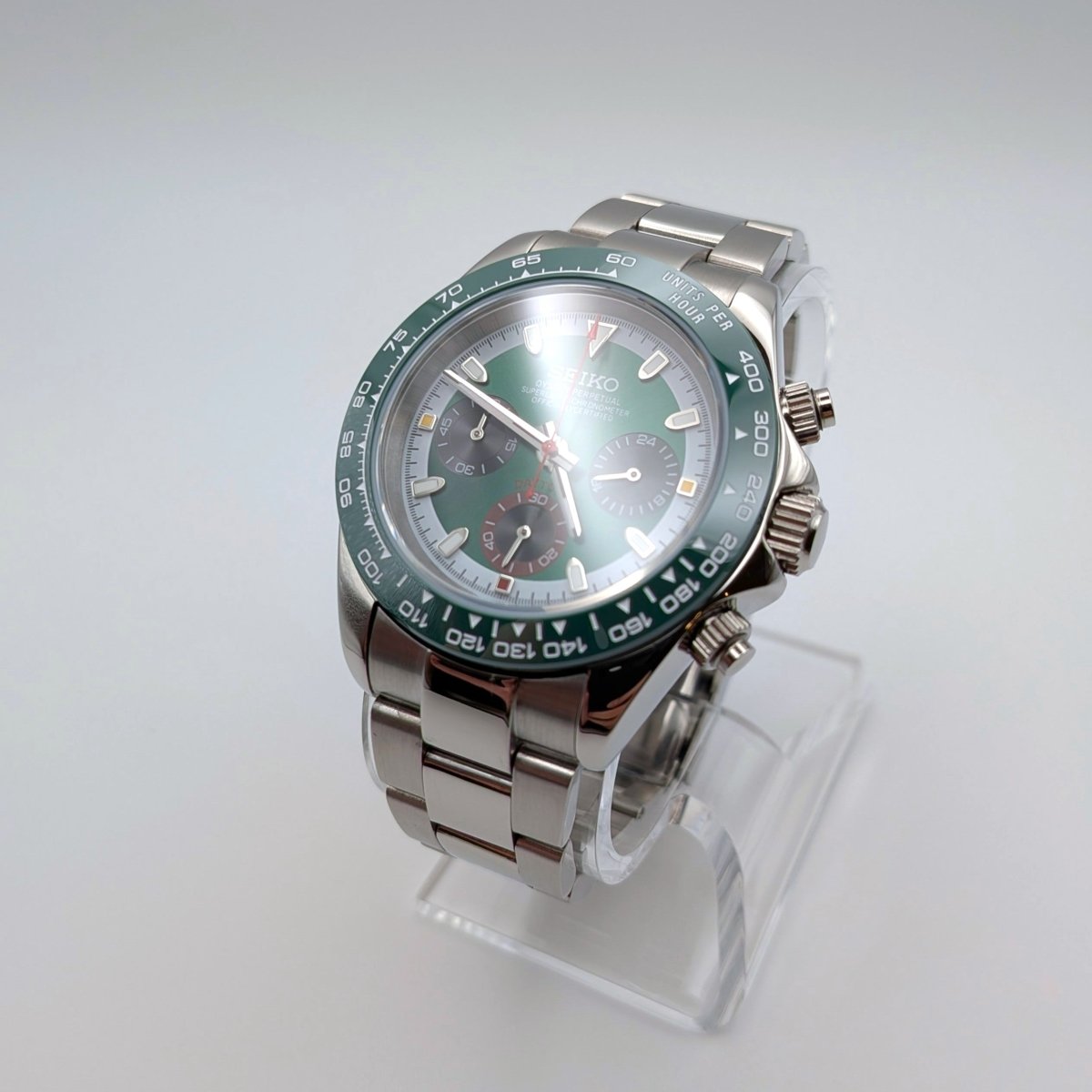 Classic Chronograph Green & White - Hands On Time