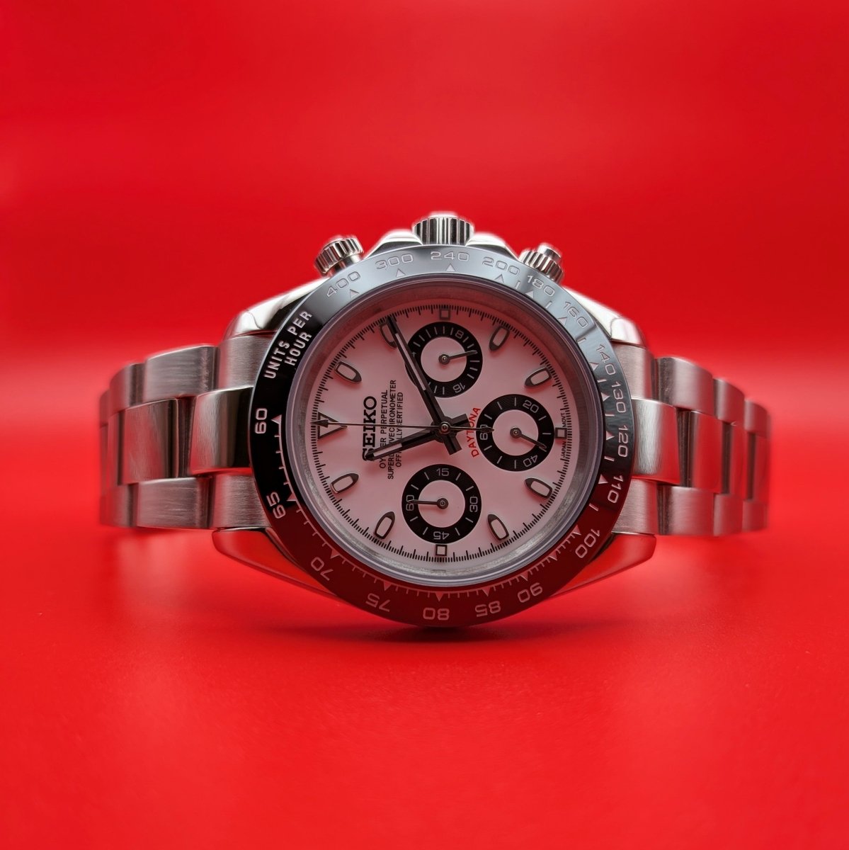 Classic Chronograph White & Black - Hands On Time