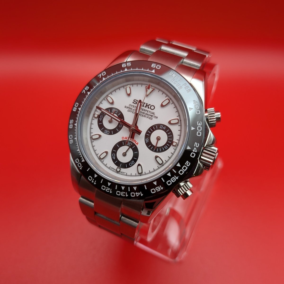 Classic Chronograph White & Black - Hands On Time